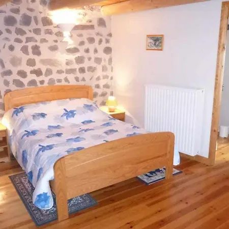 Hébergement de vacances Indépendant 4 Pers. à Avec Cour, Proche Gorges De L'allier, Parking Privé, Animations. - Fr-1-582-193 Rauret