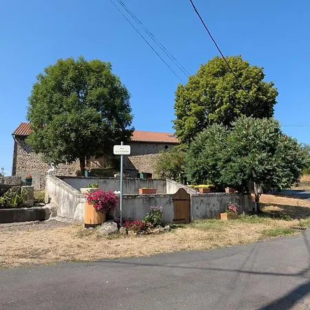 Hébergement de vacances Indépendant 4 Pers. à Avec Cour, Proche Gorges De L'allier, Parking Privé, Animations. - Fr-1-582-193 Rauret